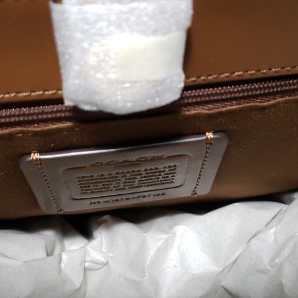 Designer Handbag - Picture 7 of 11